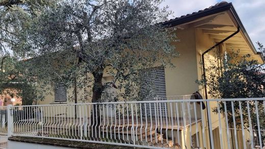 Villa Cesena, Forlì ilçesinde