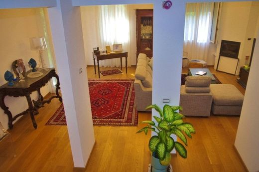 Вилла, Галларате, Provincia di Varese