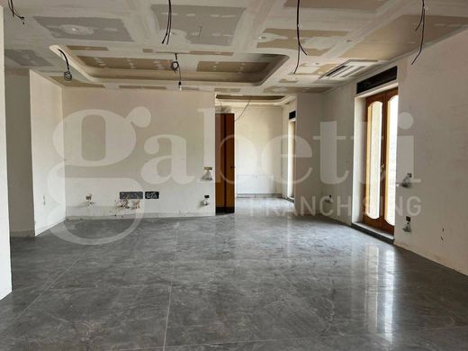 Penthouse w Nocera Inferiore, Provincia di Salerno