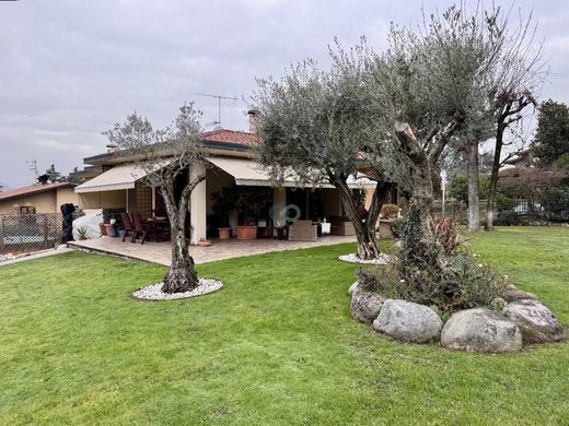 Villa in Bedizzole, Provincia di Brescia