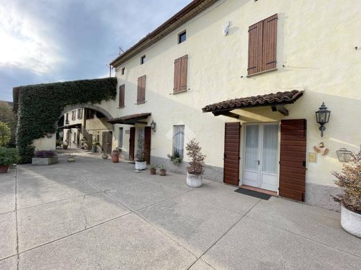 Casale a Asola, Mantova