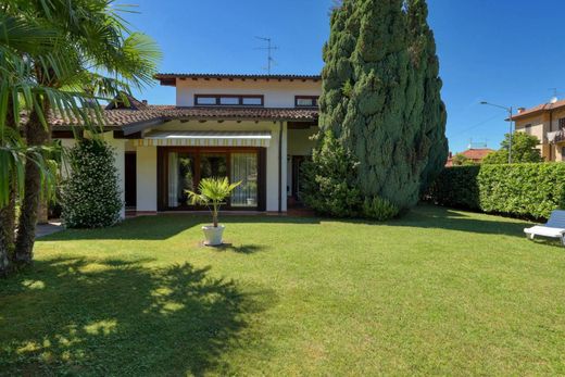 Villa in Lavena Ponte Tresa, Provincia di Varese