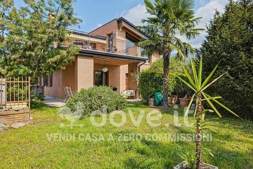 Villa in Gavirate, Provincia di Varese