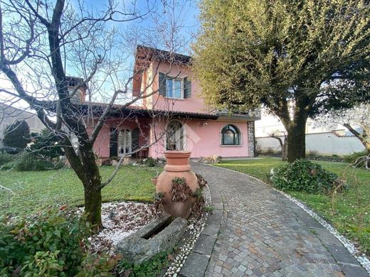 Villa in Cazzago San Martino-Calino, Provincia di Brescia