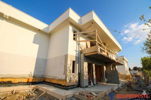 Villa in Lomazzo, Provincia di Como