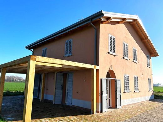 Villa in Cento, Provincia di Ferrara