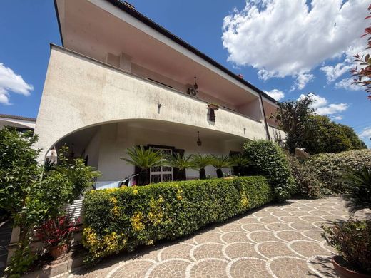 Villa in Mugnano di Napoli, Naples