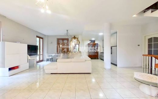 Villa in Seregno, Province of Monza and Brianza