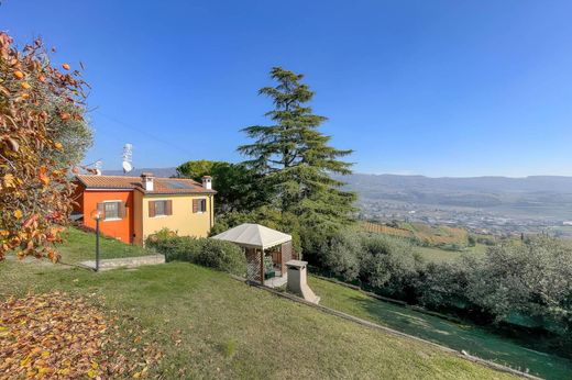 Villa in Negrar, Provincia di Verona