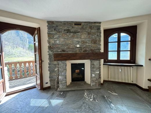 Apartment / Etagenwohnung in La Salle, Valle d'Aosta