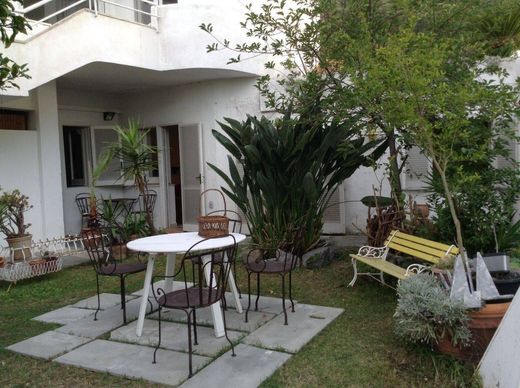 Terraced house in Casamicciola Terme, Naples