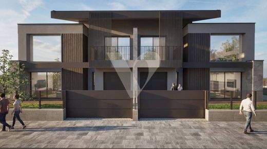 Villa Cesena, Forlì ilçesinde