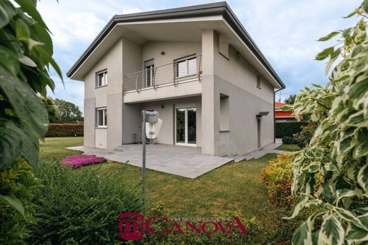 Villa in Limido Comasco, Provincia di Como
