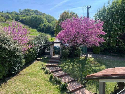Villa in Cellatica, Provincia di Brescia