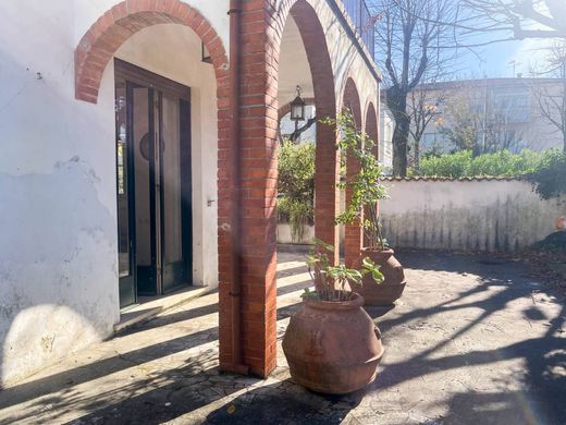 别墅  Camaiore, 卢卡省