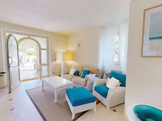 Villa a Forte dei Marmi, Lucca