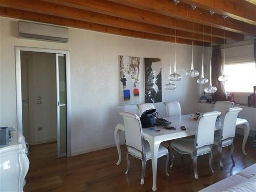 Ático en Desenzano del Garda, Provincia di Brescia