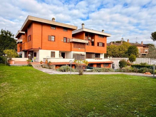 Villa in Rome, Latium