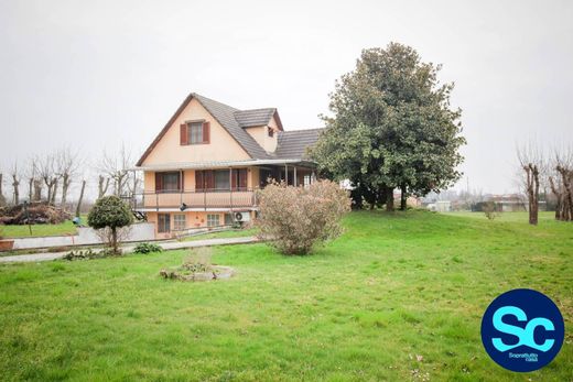 Villa in Bollate, Milan