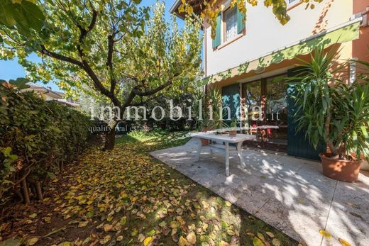 Villa Cavajon Veronese, Verona ilçesinde