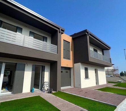 Villa in Ferrara, Provincia di Ferrara