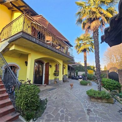 Villa Abbiategrasso, Milano ilçesinde