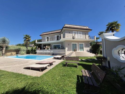 Villa in Caserta, Provincia di Caserta
