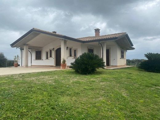 Villa à Pontinia, Provincia di Latina