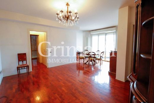 Appartamento a Bologna, Emilia-Romagna