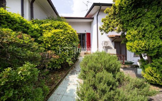 Villa - Cassina de' Pecchi, Milão