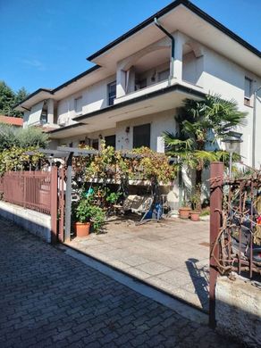 Villa in Cornaredo, Milan