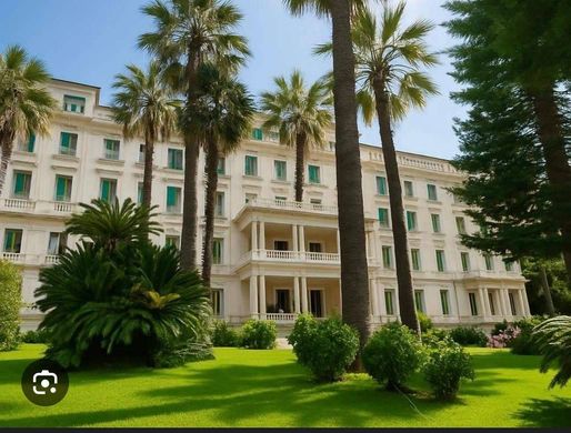 Piso / Apartamento en Ospedaletti, Provincia di Imperia