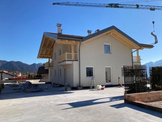 Villa in Predaia - Campodenno, Provincia autonoma di Trento