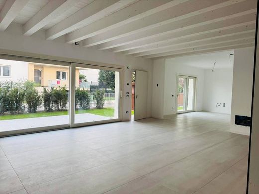 Villa Mogliano Veneto, Treviso ilçesinde