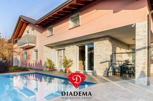 Villa in Jerago Con Orago, Provincia di Varese