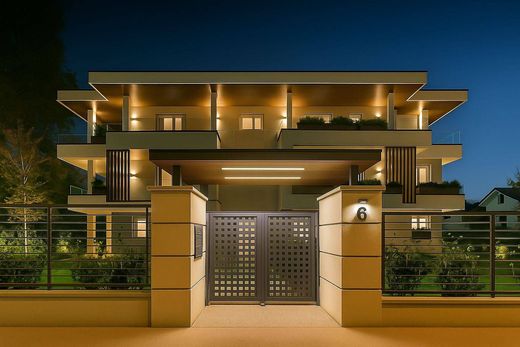 펜트하우스 / Cernusco sul Naviglio, Città metropolitana di Milano