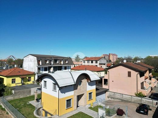 Apartment in Rho, Milan