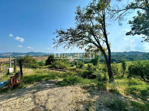 Luxury home in Serramazzoni, Provincia di Modena