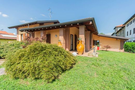Villa en Mezzago, Provincia di Monza e della Brianza