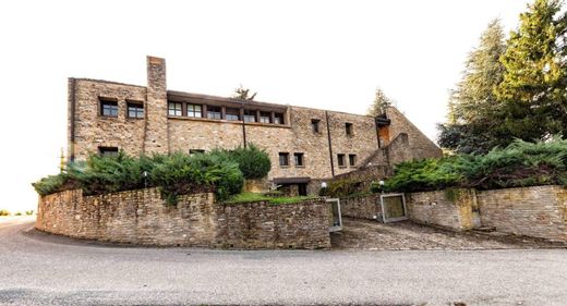 Villa in Santo Stefano Belbo, Provincia di Cuneo