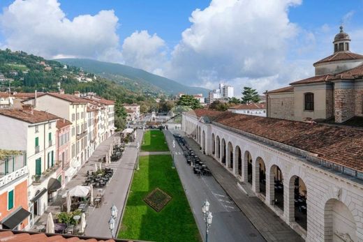 Ático en Brescia, Provincia di Brescia