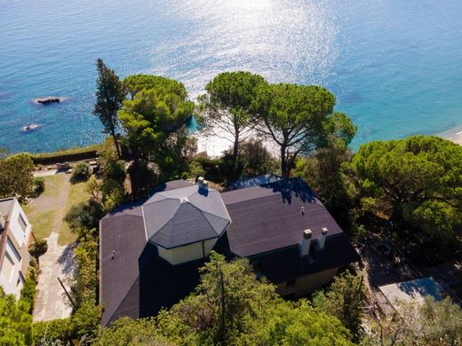 Βίλα σε Albisola Marina, Provincia di Savona