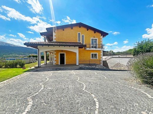 Villa in L’Aquila, Provincia dell' Aquila
