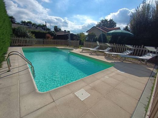 Βίλα σε Varallo Pombia, Provincia di Novara