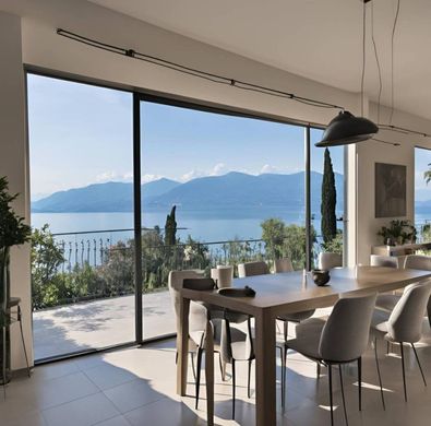 Apartment / Etagenwohnung in Desenzano del Garda, Provincia di Brescia