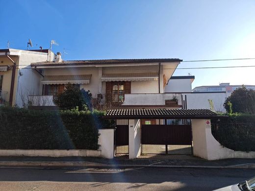 Villa Pescara, Pescara ilçesinde