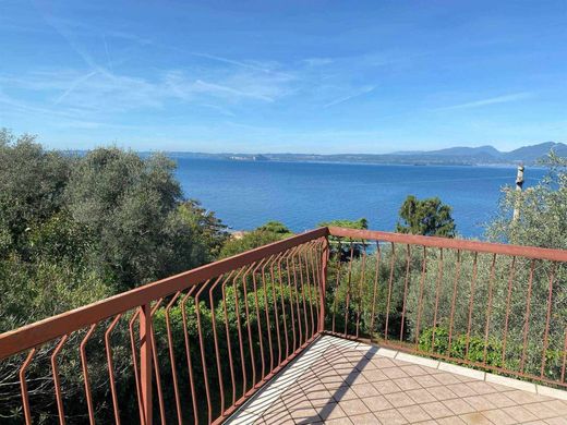 빌라 / Torri del Benaco, Provincia di Verona