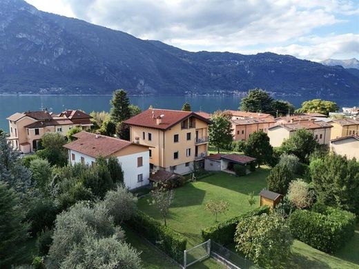 Appartement in Mandello del Lario, Provincia di Lecco