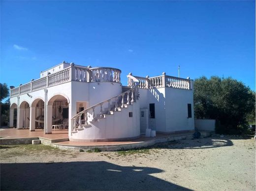 Вилла, Остуни, Provincia di Brindisi