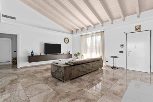 Villa en Casorate Primo, Pavía